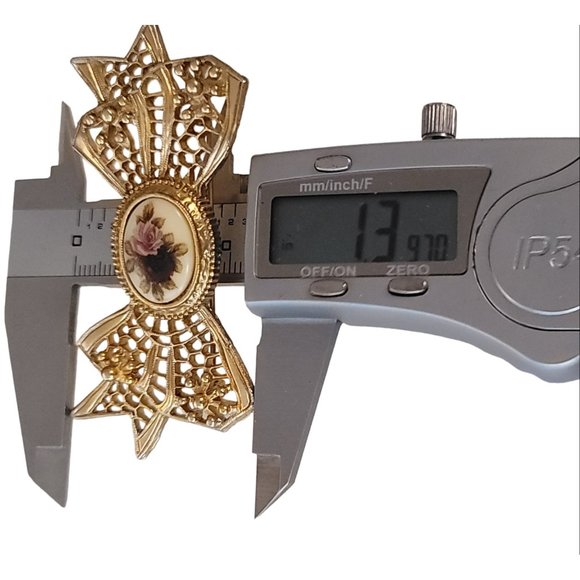 1928 Brand Gold Tone Roses Bow Pin Brooch K669 - Picture 7 of 9